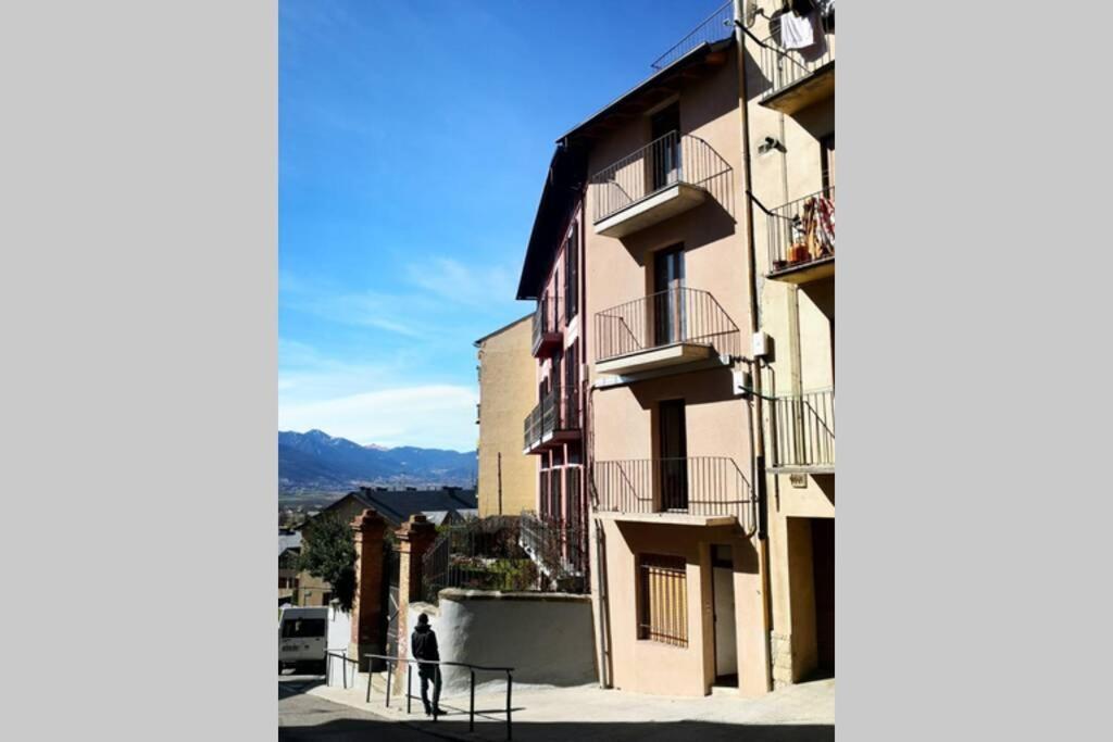 Puigcerdá Centro. Acogedor apartament en el pueblo Exterior foto