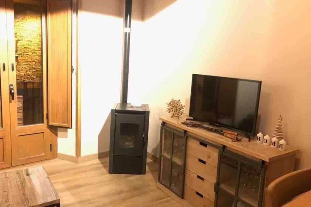 Puigcerdá Centro. Acogedor apartament en el pueblo Exterior foto